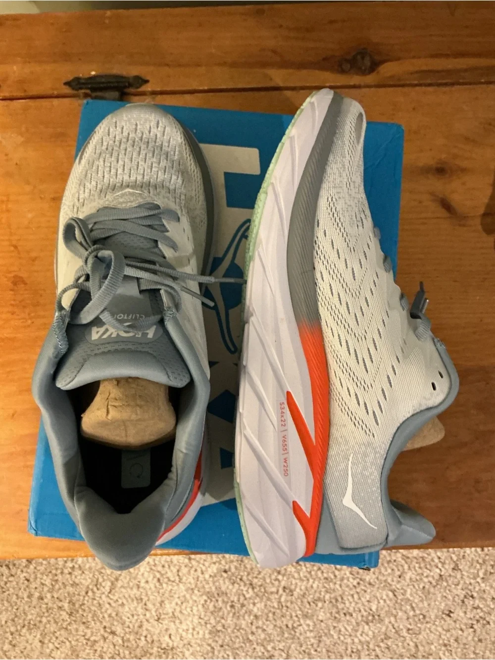 Hoka One One Clifton 8 Lightweight Gray Lace-Up Sneakers women’s 8.5